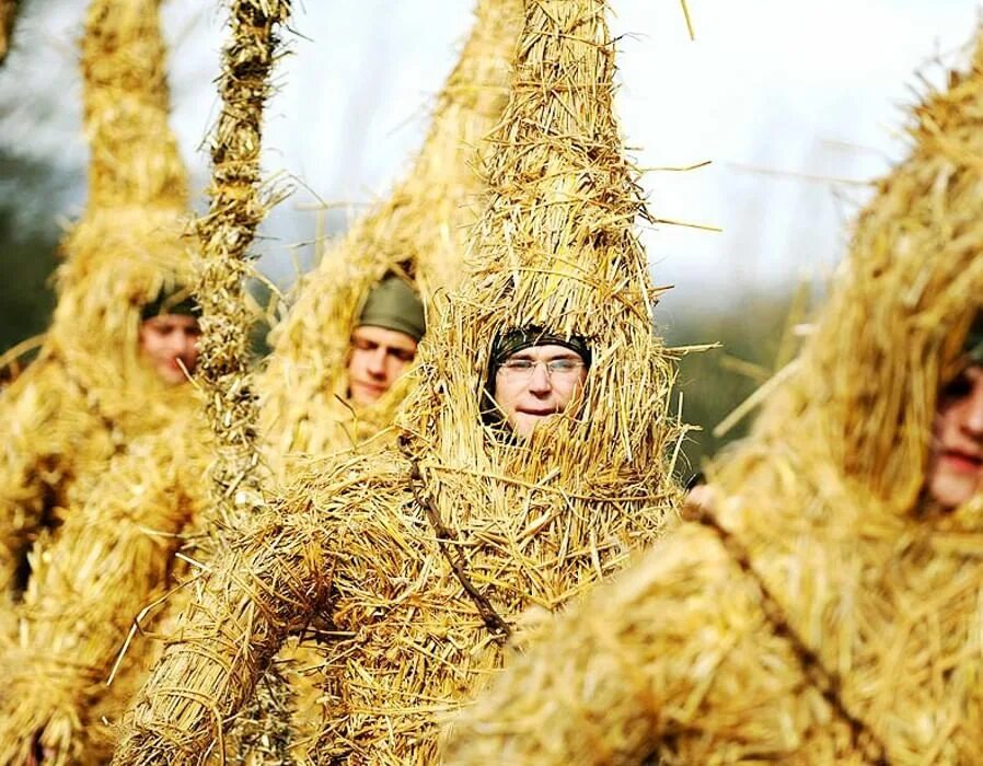 Фигуры из соломы. Соломенное чучело. Масленица из соломы. Соломенный человек. В сене на 1 голову