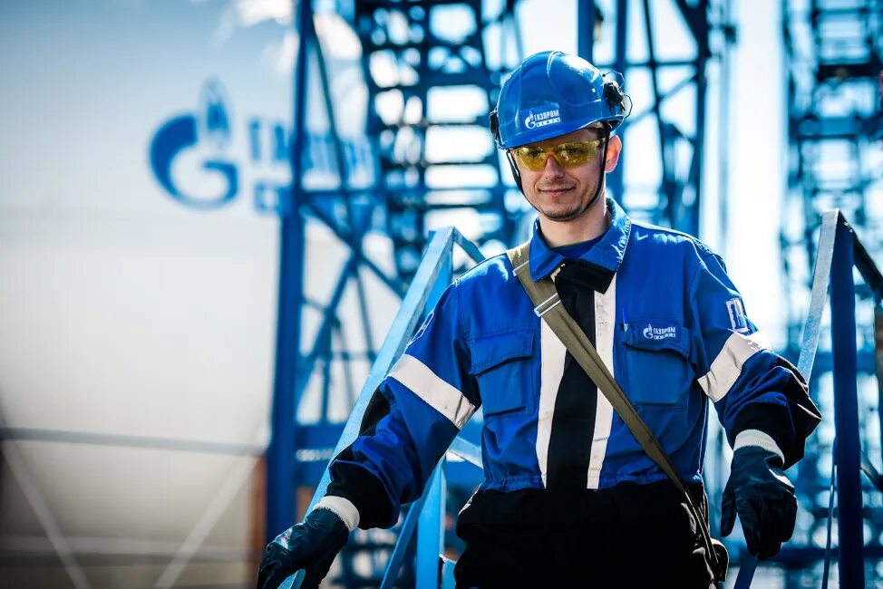 Нефтедобыча роснефть. Приразломная скважины. Добыча нефти. Добыча полезных ископаемых. Два нефтяника.