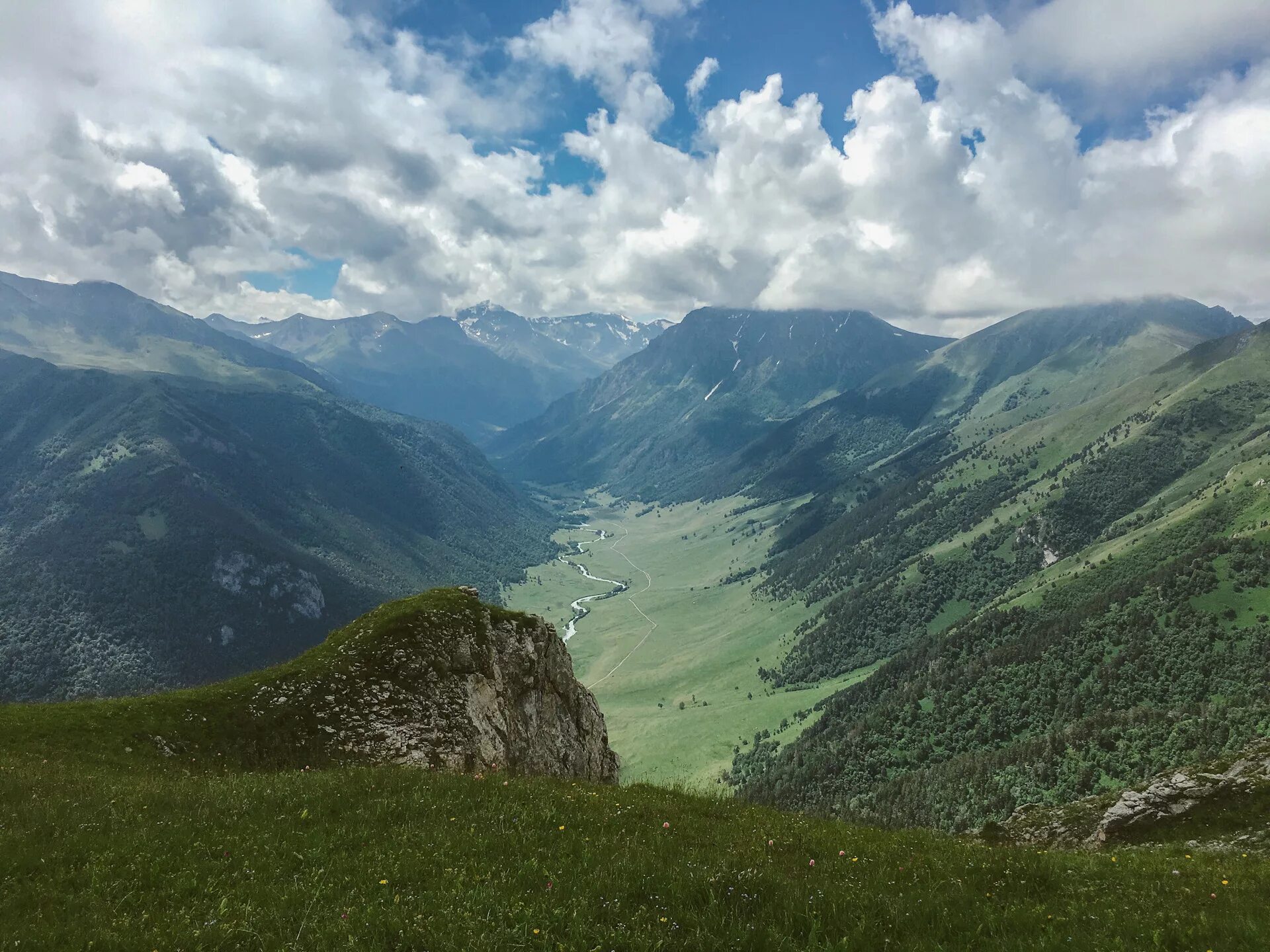 Маруха карачаево черкесская республика. Маруха карачаево черкесская республика. Марухское ущелье кчр. Село маруха кчр. Долина реки маруха.