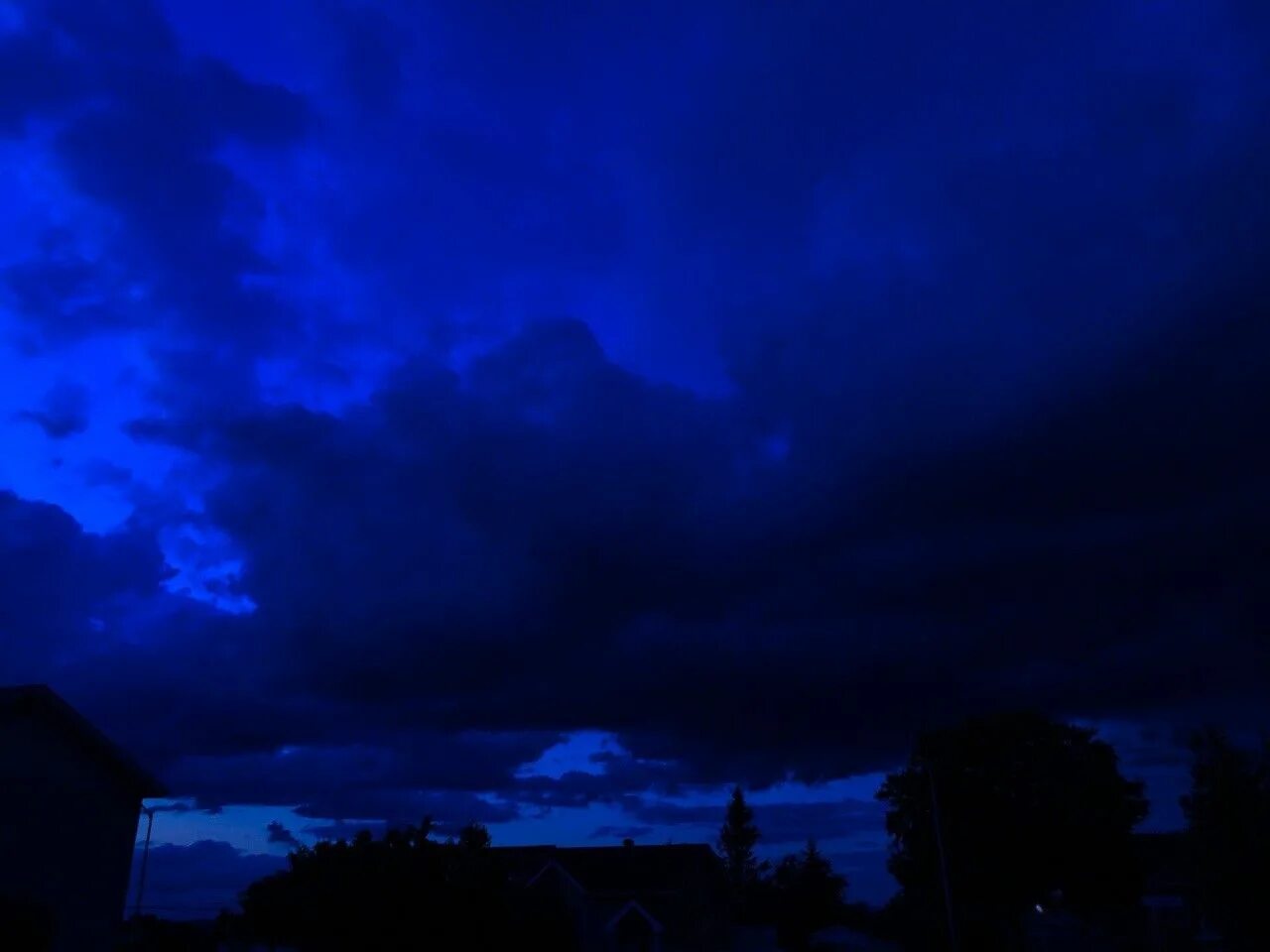 Черный день синяя ночь. Темно синий цвет. Глубокий синий цвет. Цвет синяя ночь. Ночной синий цвет.