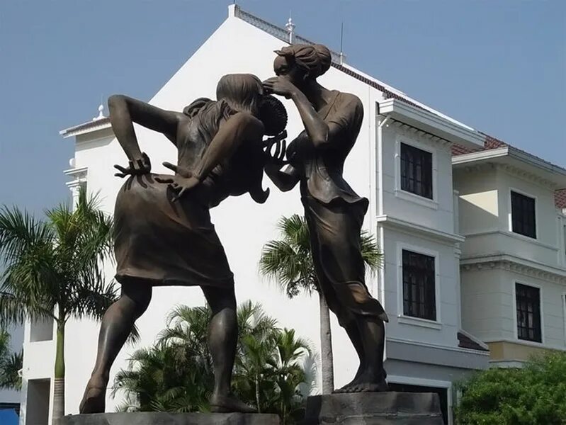 Памятники в Ханое.Вьетнам. Необычные памятники. Необычные памятники и скульптуры. Почему люди создают необычные памятники
