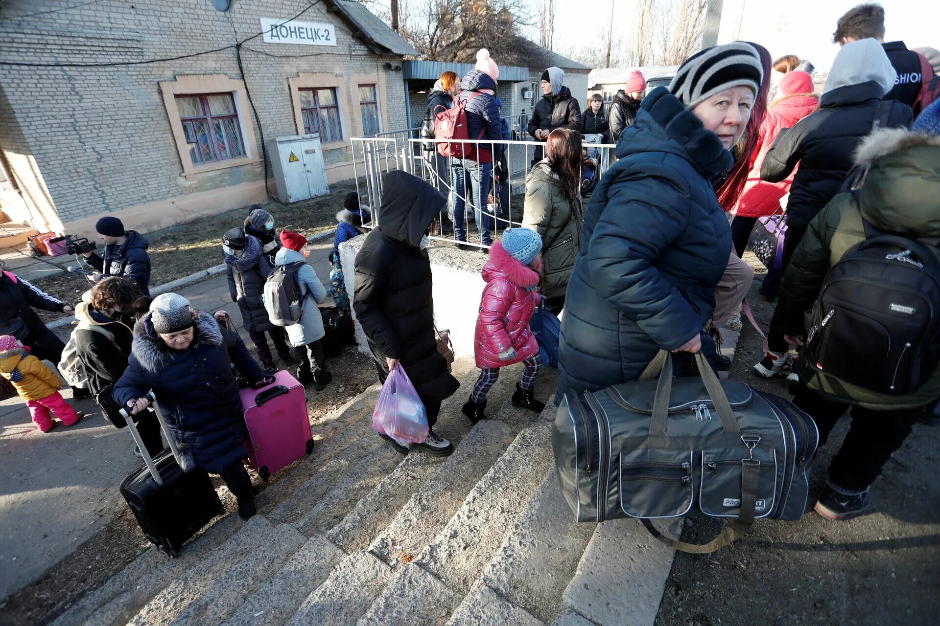 Россия приняла беженцев. Донецк беженцы. Эвакуированные из Донбасса. Беженцы из Донбасса в Пензе.