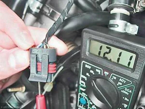 Как проверить датчик холостого 2110. Напряжения мультиметр ваз 2110. колодка датчика холостого хода 2114. датчик холостого хода 2109 инжектор. датчик напряжения ваз 2111.