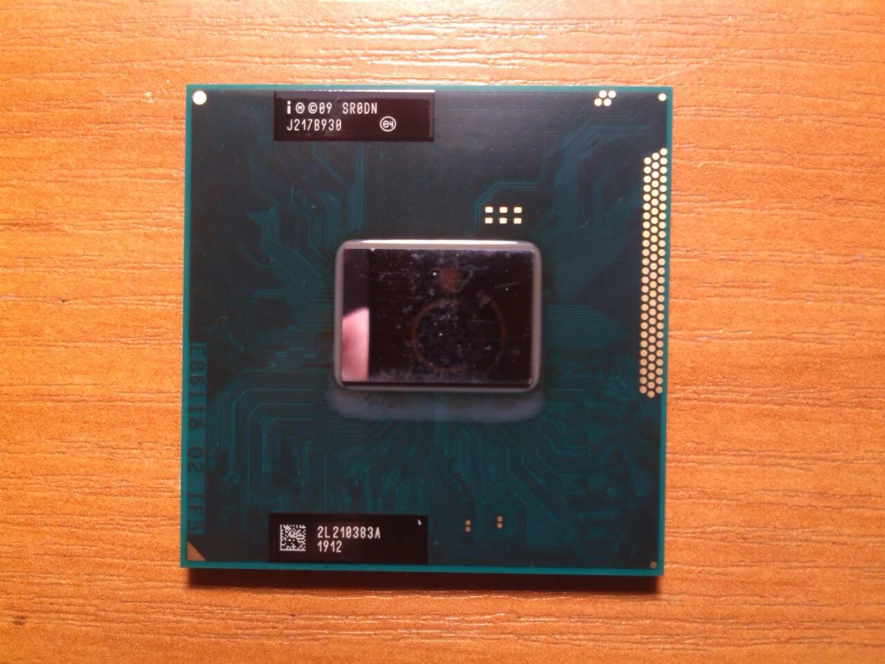 Intel pentium b950. Intel Core i3 2350m. Процессор для ноутбука Core i3 2350m. Процессор i10 sr0tx j231b472 e4.