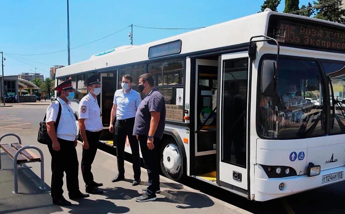 Новые автобусы сочи. МУП Сочиавтотранс Сочи. Автобусы Сочи Сочиавтотранс. Сочи ПАТП. Водитель автобуса в Сочи.