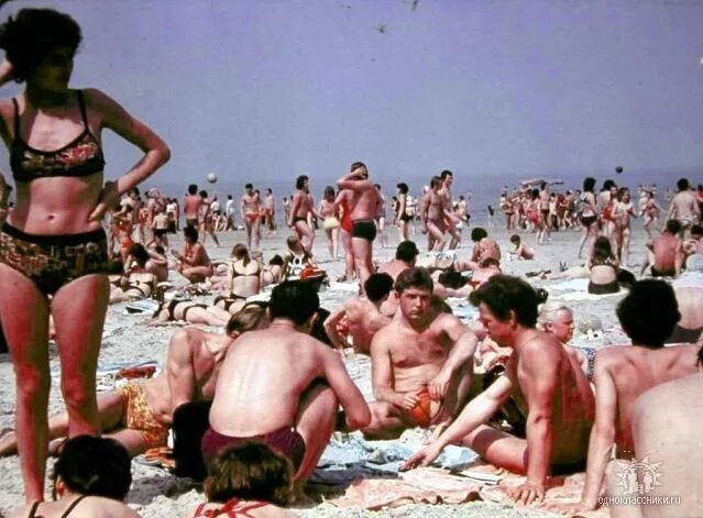 Пляжный отдых в СССР. Коллекция фотографий 1920—1980-х годов - VATNIKSTAN