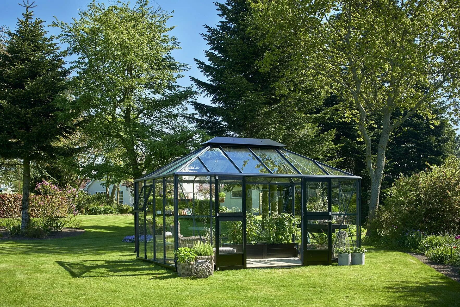 Беседка из теплицы фото. Парник беседка. Теплица greenhouse 1117. Зимний сад из стеклопакетов. Беседка из теплицы фото.
