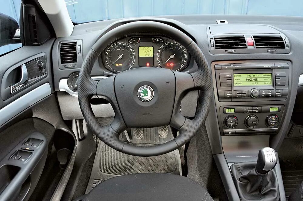 Разборка шкоды октавии а5. Skoda Octavia a5 Interior. Skoda Octavia a5 2008 салон. Skoda a5 салон.