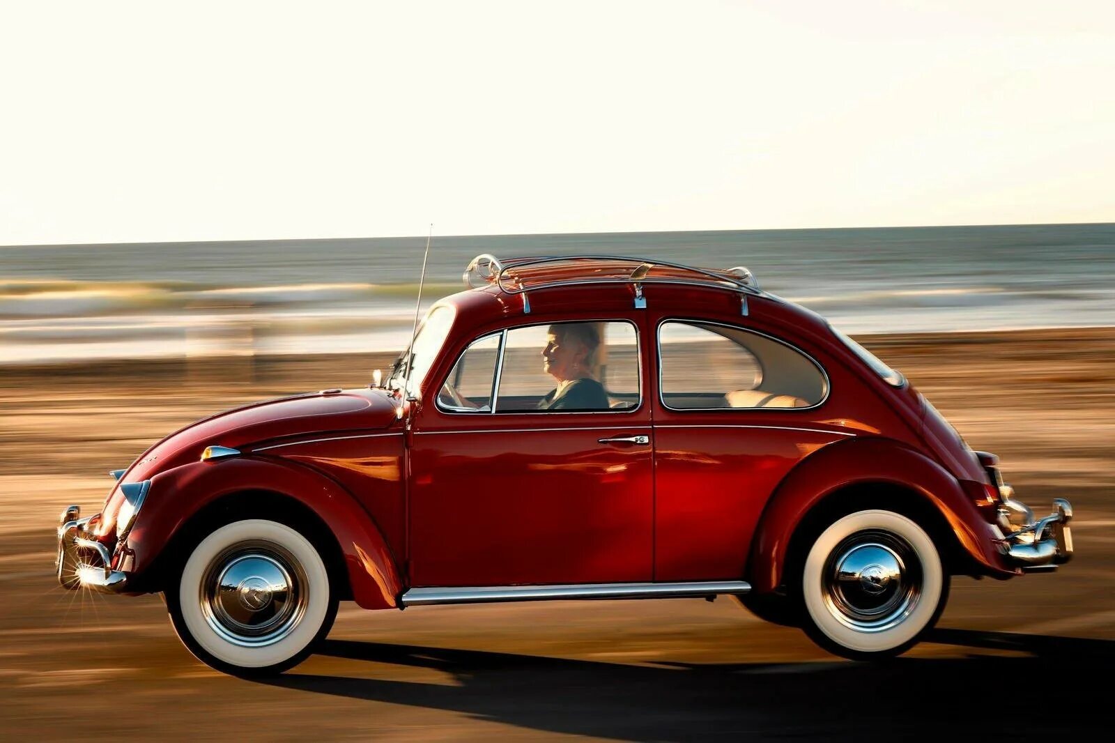 Первые автомобили volkswagen. Volkswagen Beetle Жук. Фольксваген Жук старый Битл. Volkswagen vw30 (Жук). Фольксваген Жук красный 1966.