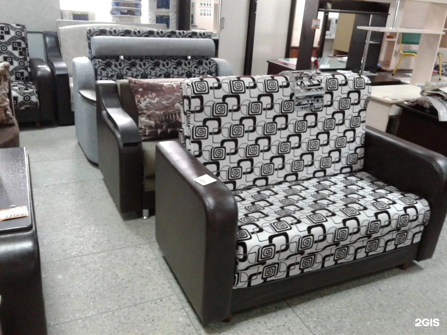 Мебельные магазины ставропольского края. Мебельный салон. Мебельный магазин. Спальный гарнитур фабрика эра афина. Ставропольский магазин мебели.