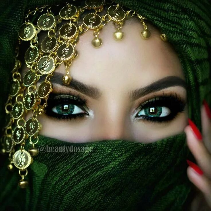 Восточная красавица. Глаза Восточной красавицы. Восточные глаза девушек. Красивые арабки.