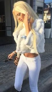 Bimbo girl