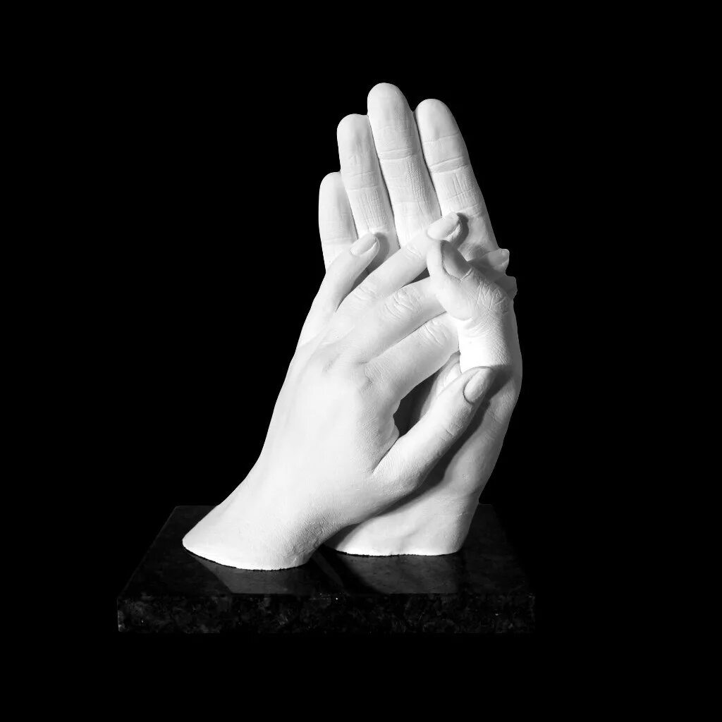 Скульптура ладони. Слепок рук для влюбленных. Идеи для слепка рук. Набор для слепка рук. Гипсовый слепок рук.