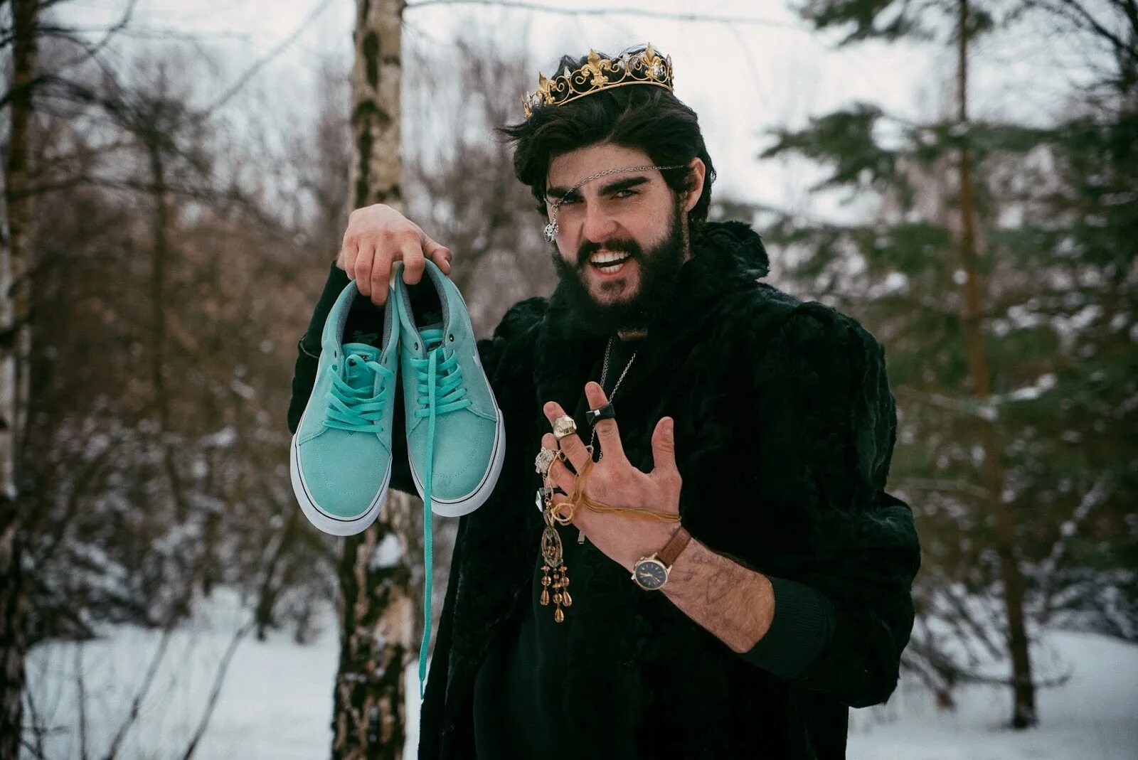 Блоггер томом. Блоггер томом