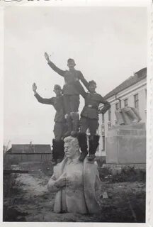 Фамилия героя опять немцы полезли