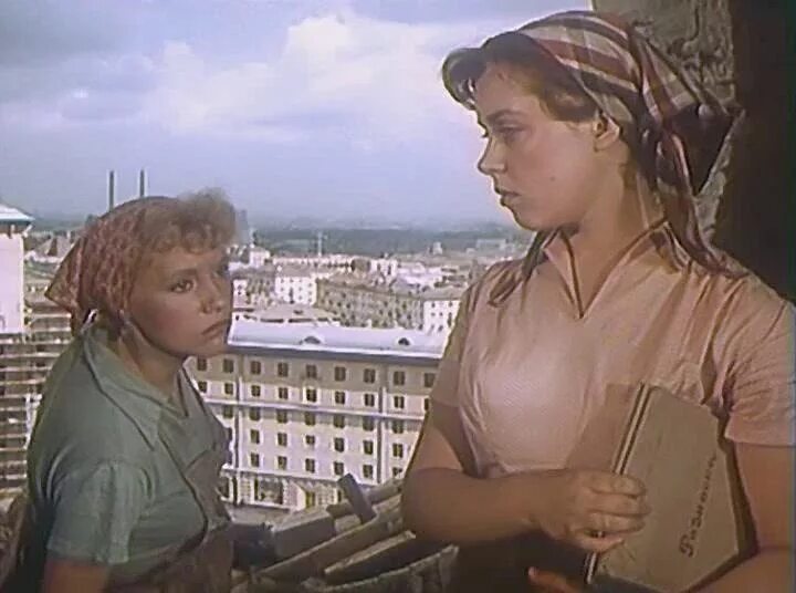 Светлана алексеевна карпи́нская. Модель даниэлли айяла. Девушка без адреса фильм 1957. Девчата без. Nina agdal +18 хот.