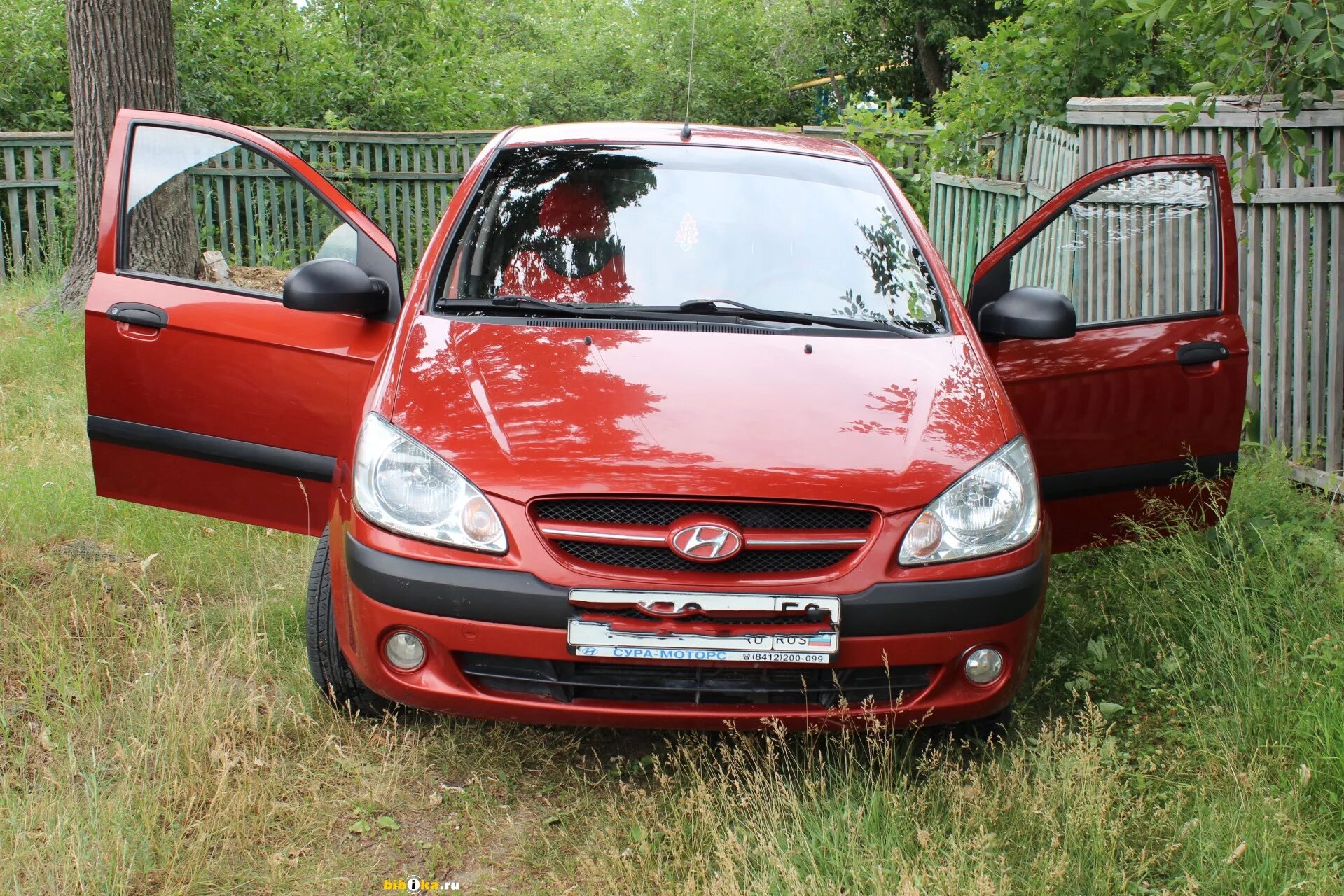 Хендай гетц 2008 1.4. Hyundai Getz и Daewoo Matiz. Hyundai Getz 2008 красный с черным бампером. Матиз машина и Гетц. Хендай Гетц или Матиз.