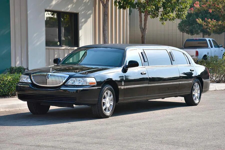 Town car 3. Lincoln Town car лимузин. Lincoln Town car 1998 лимузин. Lincoln Town car Limousine 1998. Lincoln Town car 2007.