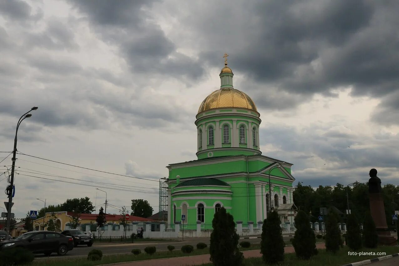 Церковь в городе озёры Московской области. Троицкий храм Озеры. Троицкая Церковь в Озерках. Город Озеры Коломна. Озеры население