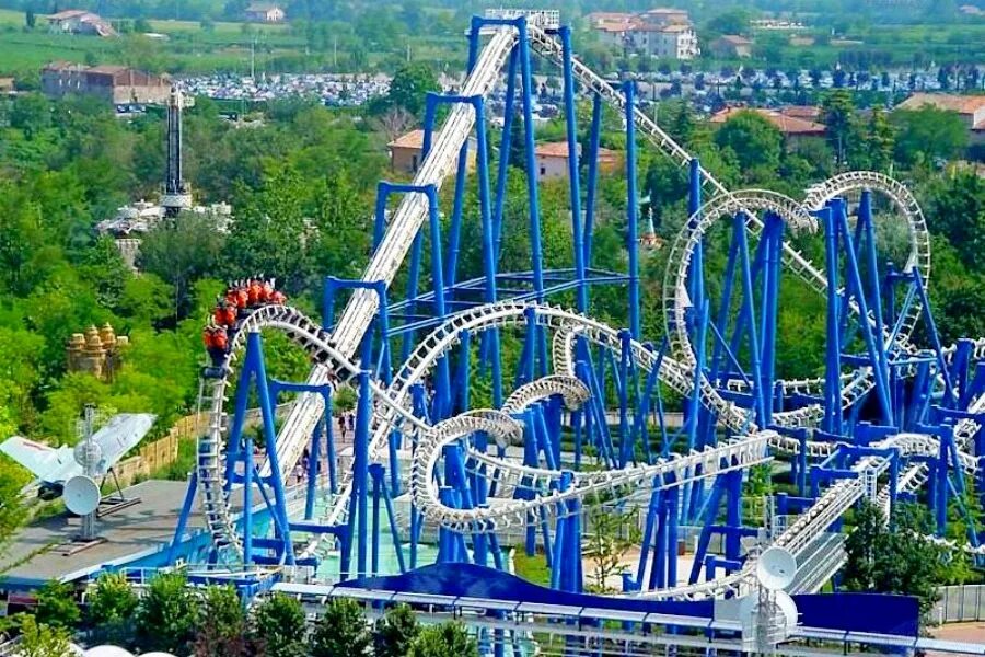 Диснейленд в Париже американские горки. Парк Gardaland. Диснейленд Париж аттракционы американские горки. Диснейленд Париж аттракционы.