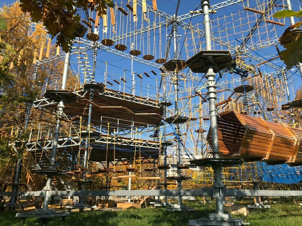 парк препятствий москва. веревочный парк лужники. батутный парк и ниндзя парк. пешки парк в солнечногорске. веревочный городок панда парк в москве.