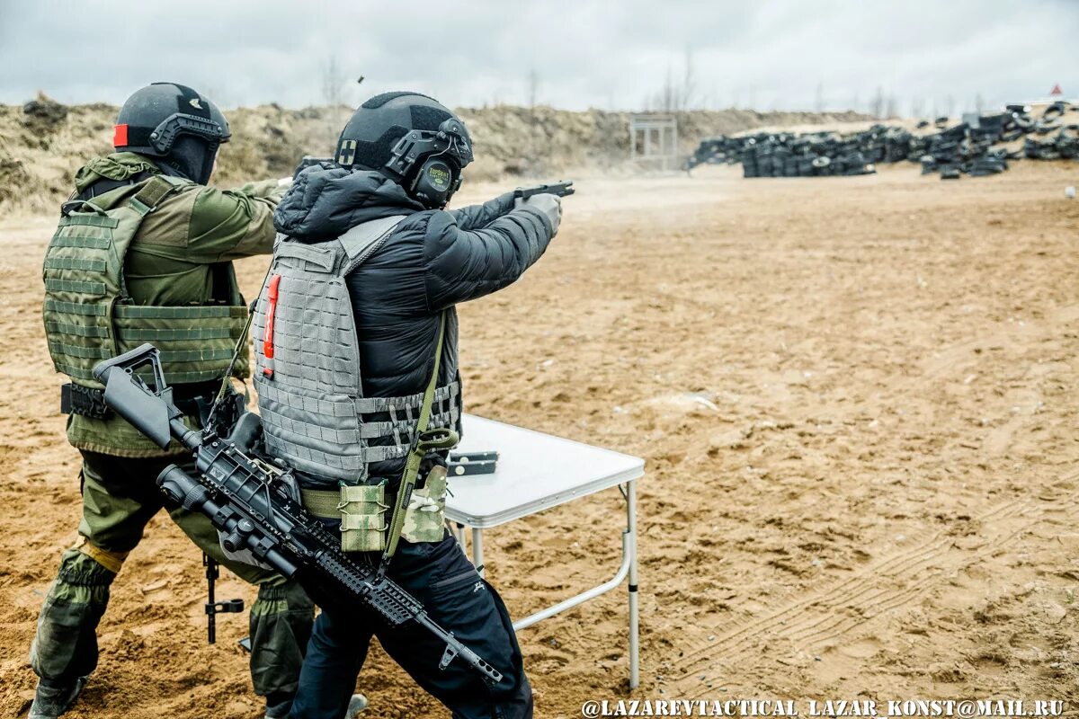 Спецназ двойка. Боевая двойка спецназ. Тактическая двойка. Спецназовец в двойке. Спецназ РФ В бою.