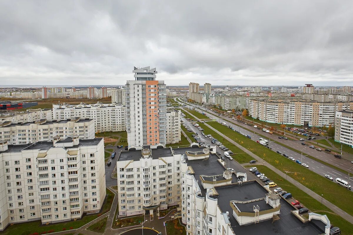 Микрорайон каменная горка. Каменная горка Минск. Микрорайон каменная горка в Минске. Человек каменной Горке. Каменная горка на Щорса.