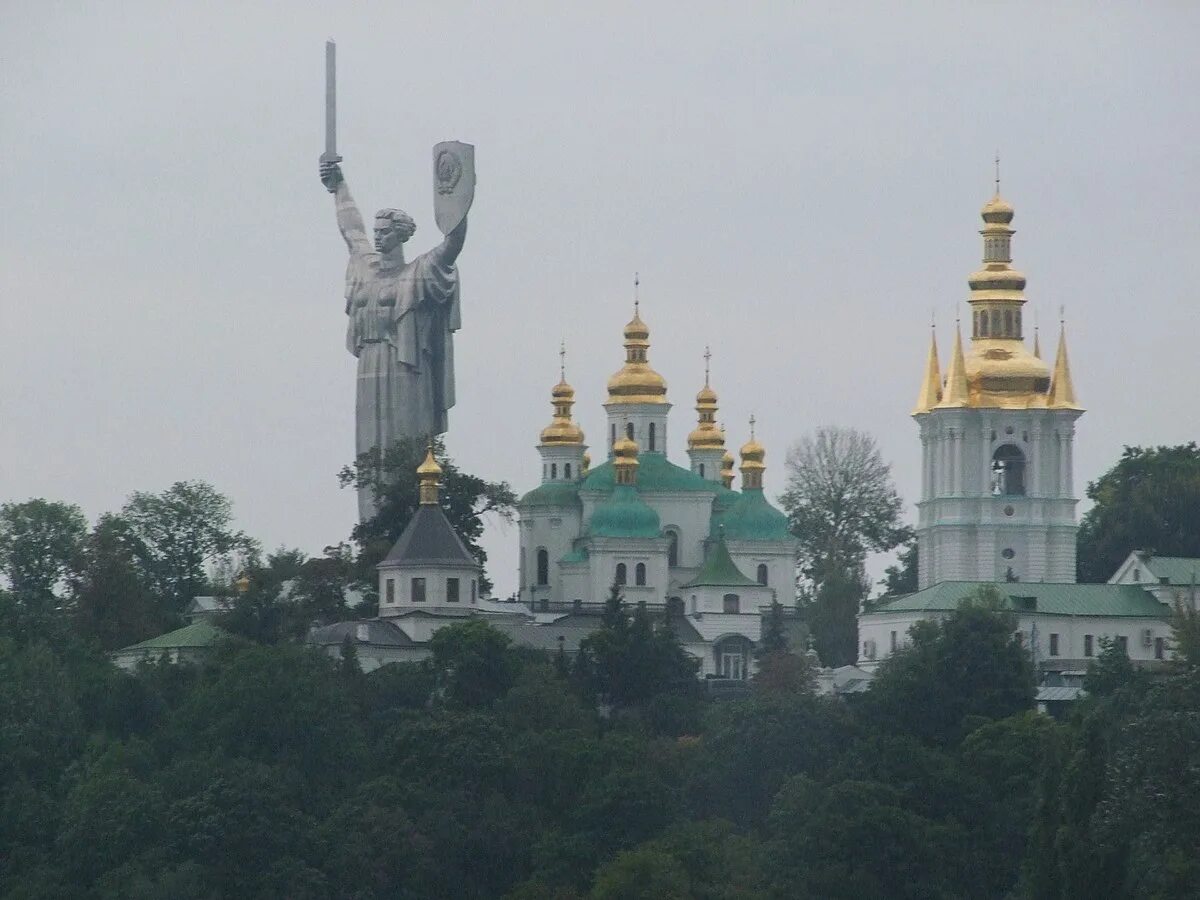 Г мати. Киево-Печерская Лавра и Родина мать. Киев русский город. Киев мать городов. Город мать городов русских.