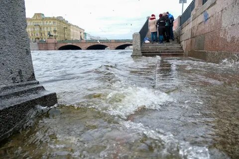 Поднялась вода