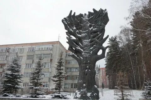 Памятник древо жизни