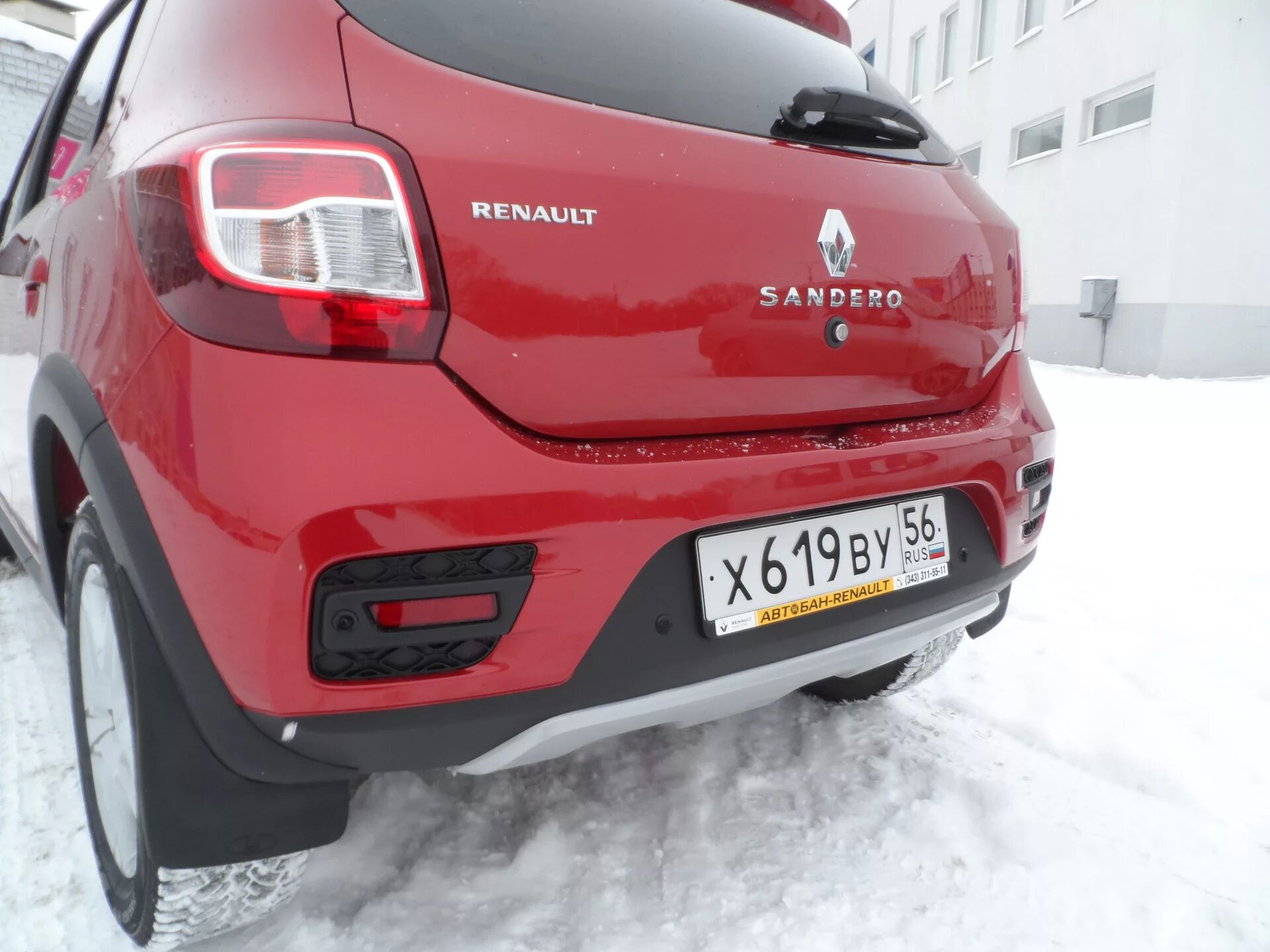 Накладки сандеро степвей 2. Задние парктроники Renault Sandero. Sandero Stepway 2 парктроники задние. Рено Сандеро степвей 2.