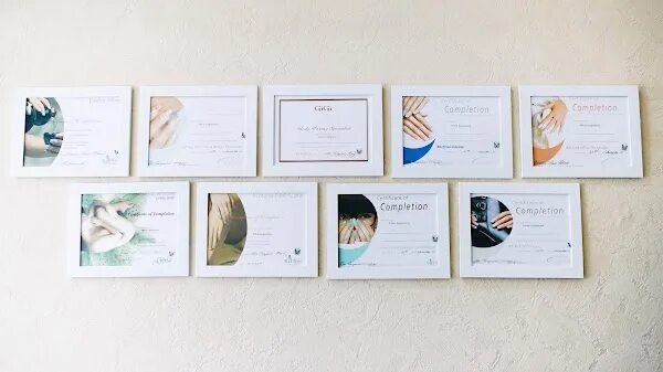 Сертификаты на стене. Студия маникюра обнинск. Soho бьюти салон. Soho beauty обнинск. Soho beauty обнинск.