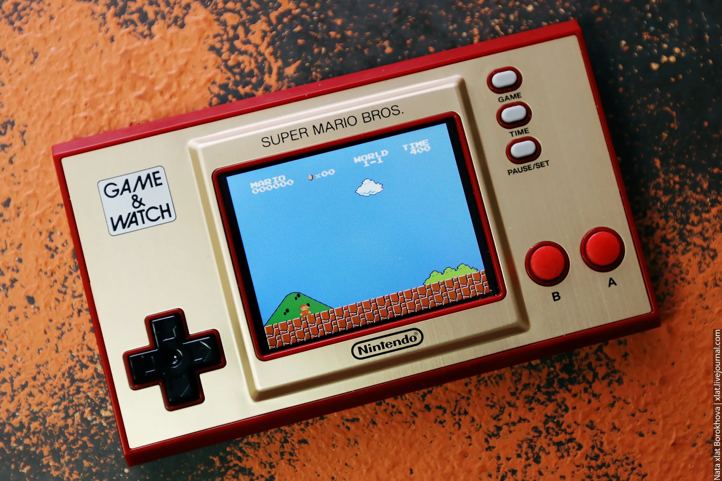 Игровая приставка Nintendo super Mario Bros.. Nintendo game watch super Mario Bros. Игровая приставка Nintendo game & watch super Mario Bros.. Нинтендо гейм вотч и электроника.