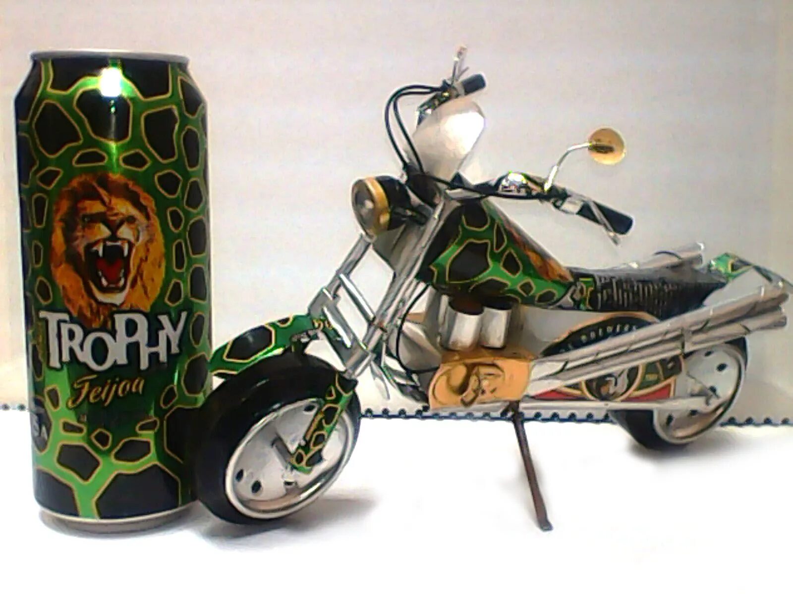 поделки из пивных банок. самоделки из пивных банок. украшения из алюминиевых банок. поделки из консервных банок. поделки из пивных алюминиевых банок.