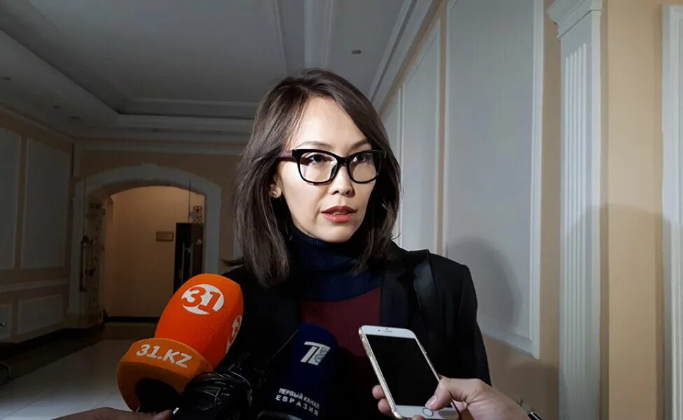 Женс бишембаева. Куандык бишимбаев жена. Куандык валиханович бишимбаев. Жена бишимбаева назым. Жена экс министра казахстана.
