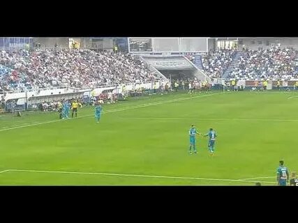 Дзюбу освистали болельщики