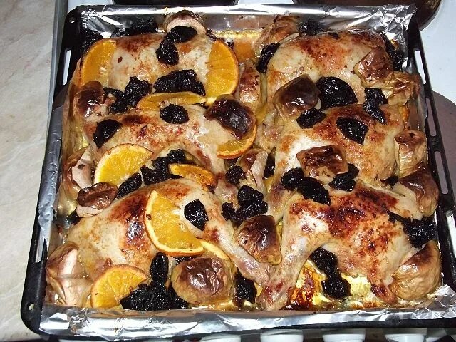 Курица с черносливом в духовке рецепт с фото