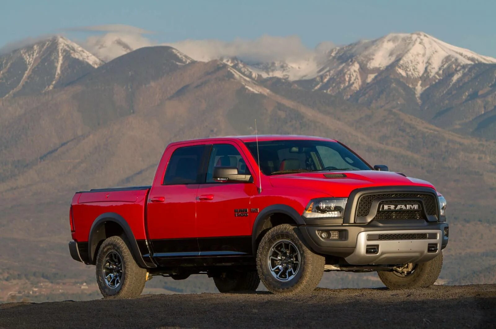 Должны рам. Dodge Ram 1500. Dodge Ram 1500 Rebel. Dodge dodge Ram 2015. Додж рам 1500 2015.