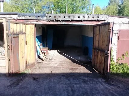 Гараж между двух гаражей