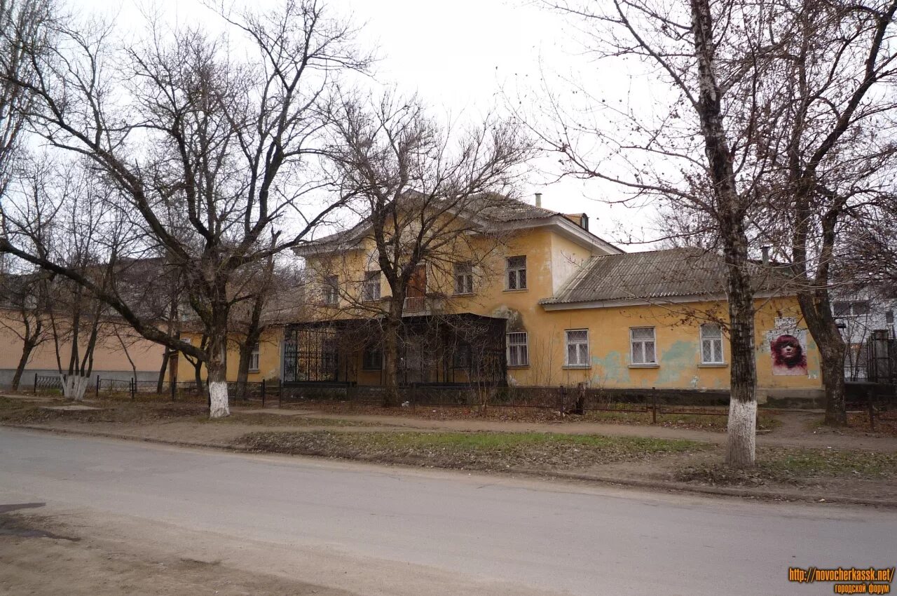 Поселок октябрьский время. Новочеркасск поселок Октябрьский. Октябрьский микрорайон Новочеркасск. Октябрьский районный Новочеркасск. ДК Октябрьский Новочеркасск.