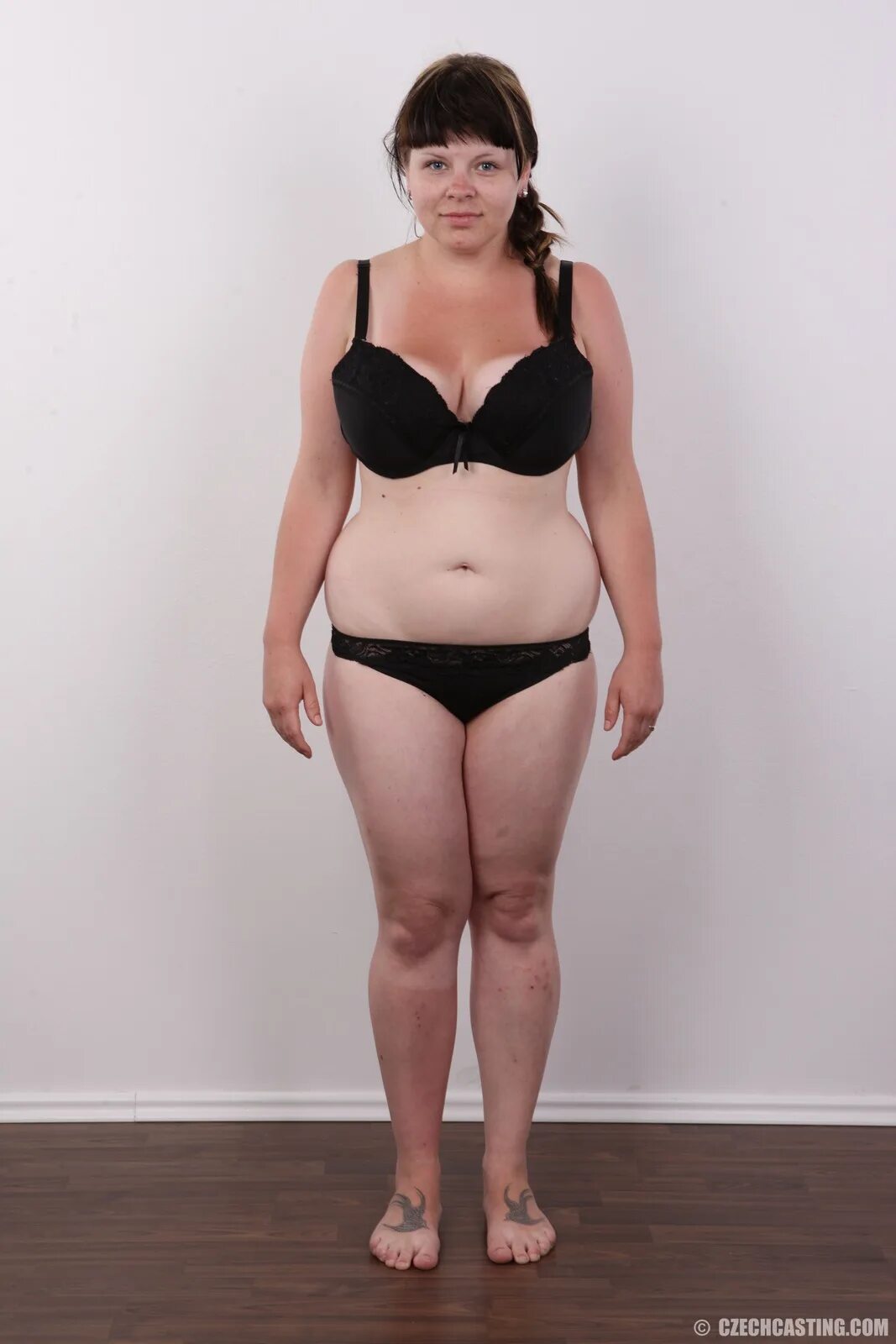 Lucie 9721. Martina 4127 casting. Кастинг пухлых девушек. Кастинг пухлых. Кастинг взрослых женщин.