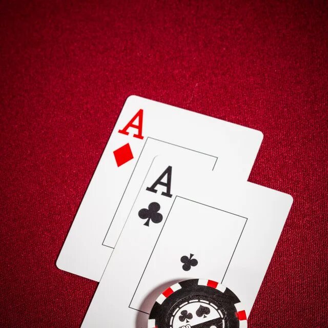 Что значат два туза в 21. Блекджек туз и десять. 21 карточная игра. Наклейка четыре туза. Игра в 21 очко.