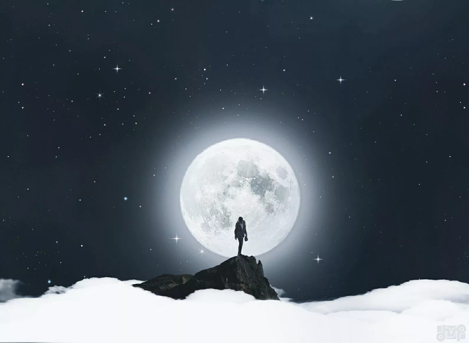 Moon correct moon. Луна зимой. Полнолуние зима. Полнолуние зимой. Огромная Луна на фоне снега.