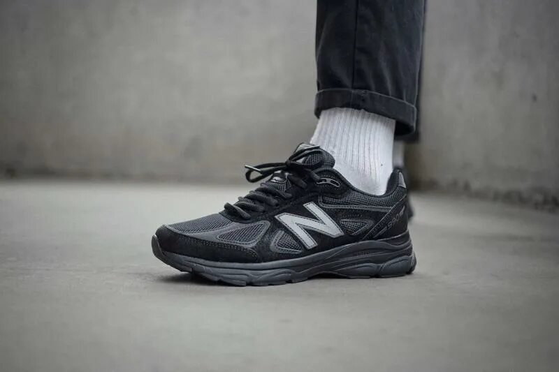 Черные 990. New balance 990v4 черные. new balance 990v5 triple black. new balance 990 black. new balance 990 черные.