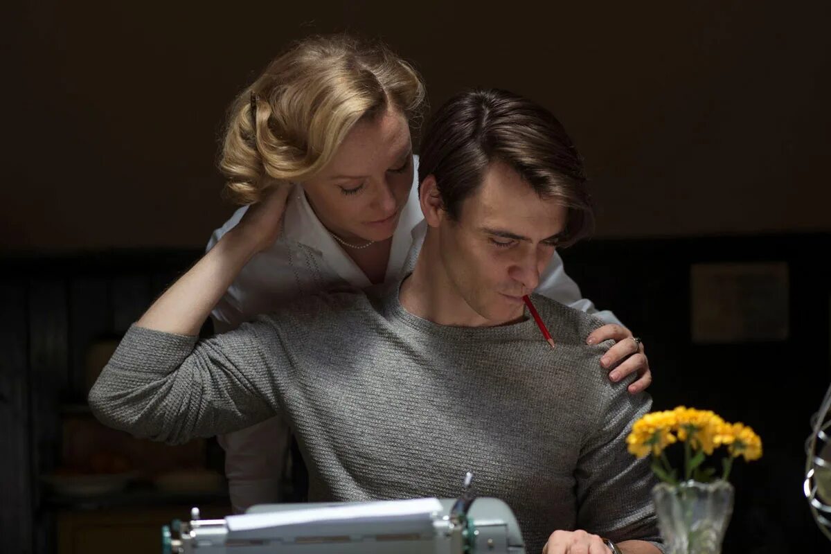 Ревизор гоголь. Как в комедии раскрывается семейная жизнь провинции. Комедия недоросль краткое. Аманда крю сумасшедший вид. Как в комедии раскрывается семейная жизнь провинции.