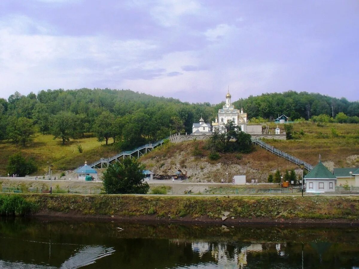 Табынский монастырь красноусольск. Богородице-табынский женский монастырь в башкирии. Богородице-табынский женский монастырь в башкирии. Церковь в красноусольске. Церковь в красноусольске.