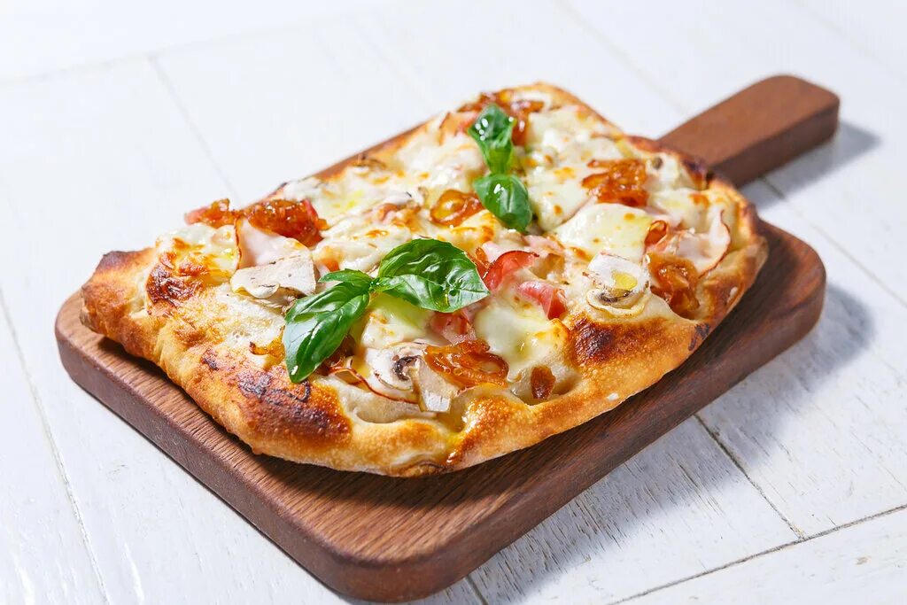 Pizza reaby. Римская пицца Scrocchiarella. Римская пицца пепперони. Пицца Zotman пепперони. Римская пицца моцарелла.