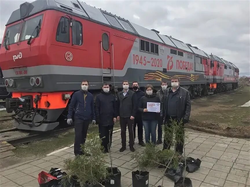 Электровоз ВЛ80С-290 с приветливой локомотивной бригадой - YouTube