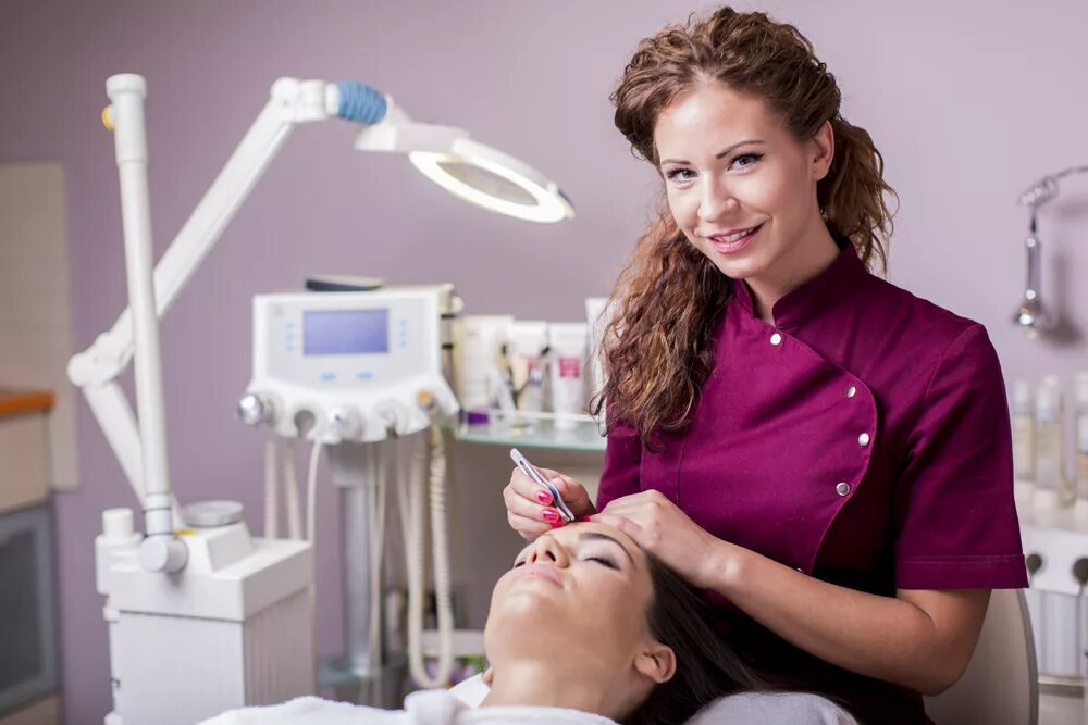 Работа косметолога фото Most of us think that Botox is a form of beauty regime used for treating wrinkle