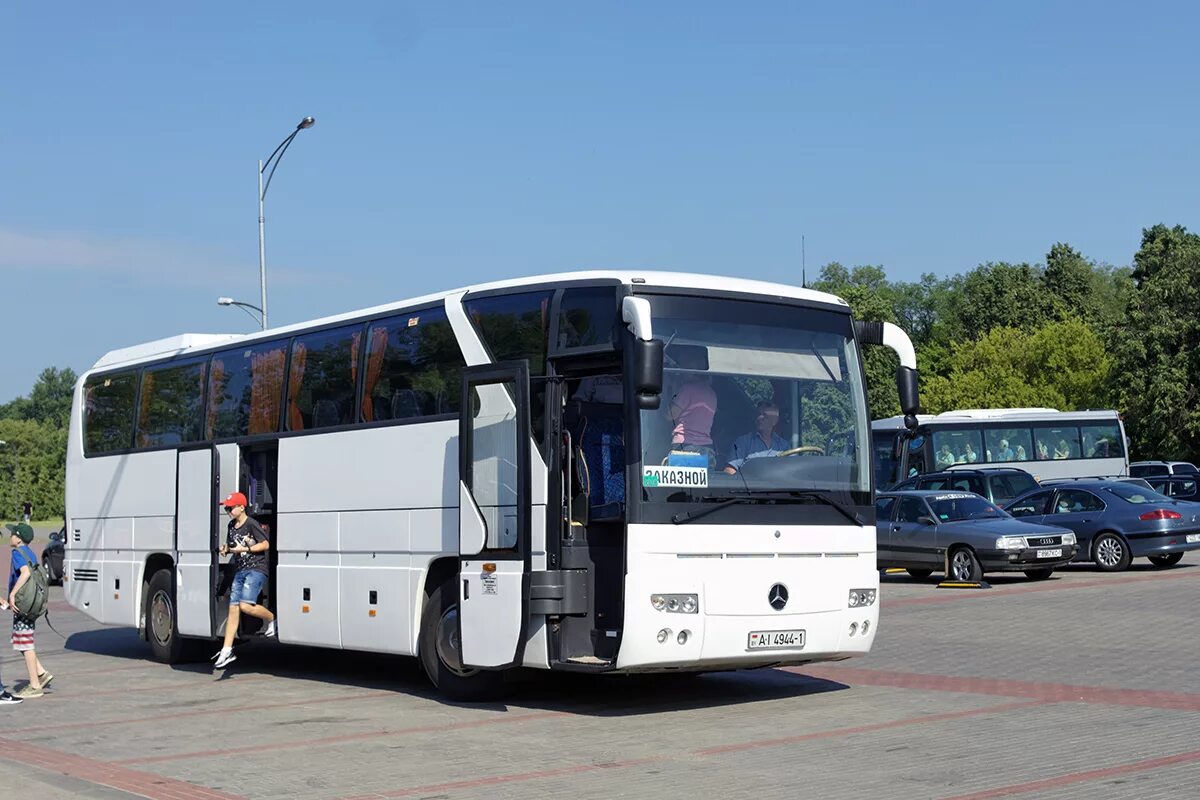 Автобус брест международный. Брест автобус. автобус брест-берестье. брест-варшава автобус. херсон брест автобус.